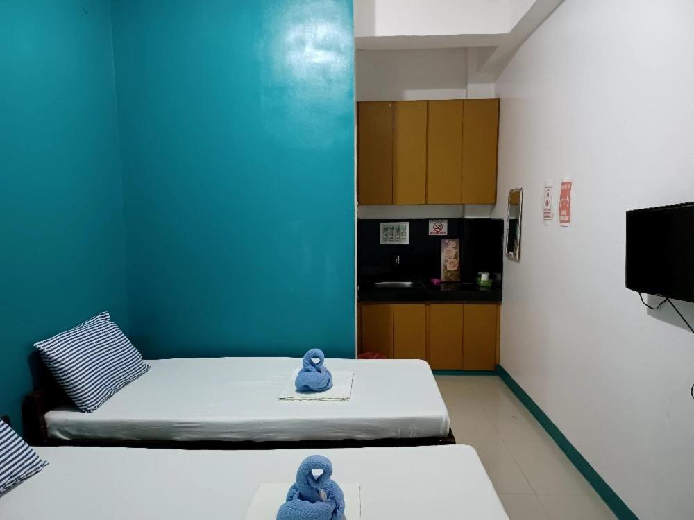 Pete'S Inn Roxas City Bagian luar foto