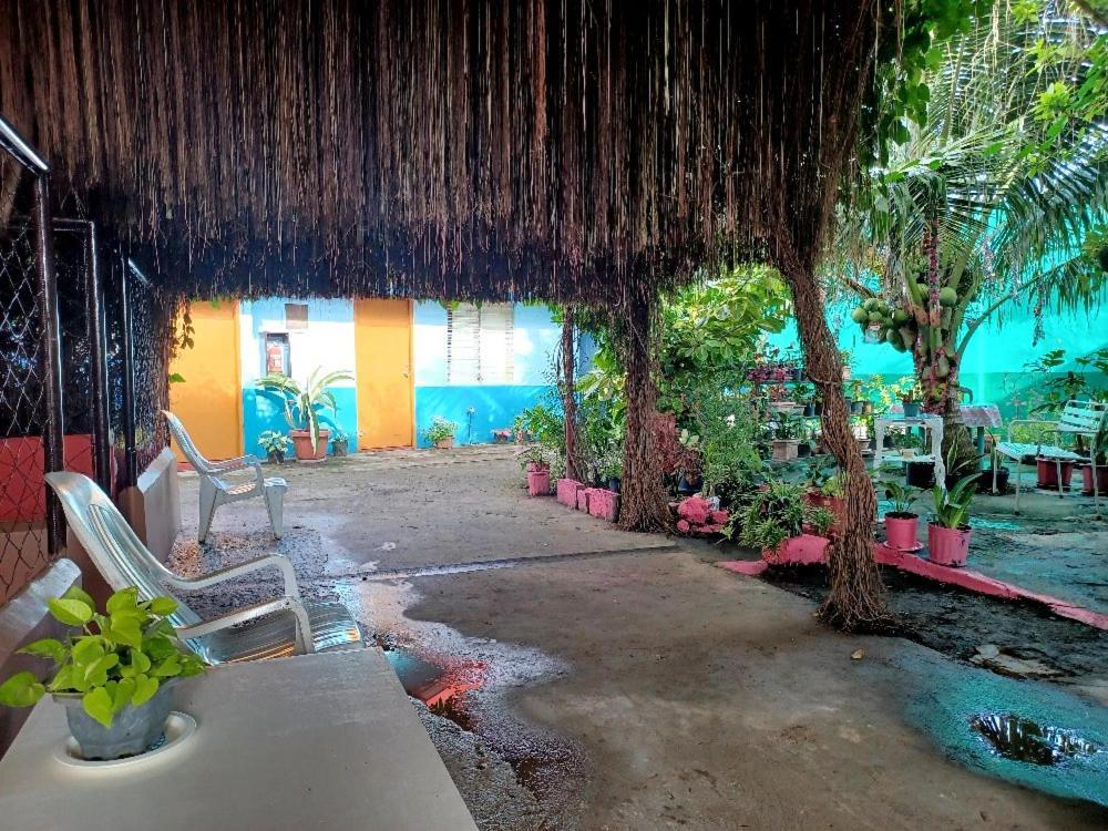 Pete'S Inn Roxas City Bagian luar foto